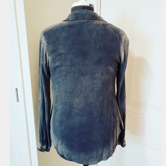 Gimmicks Button Up - Picture 2 of 5